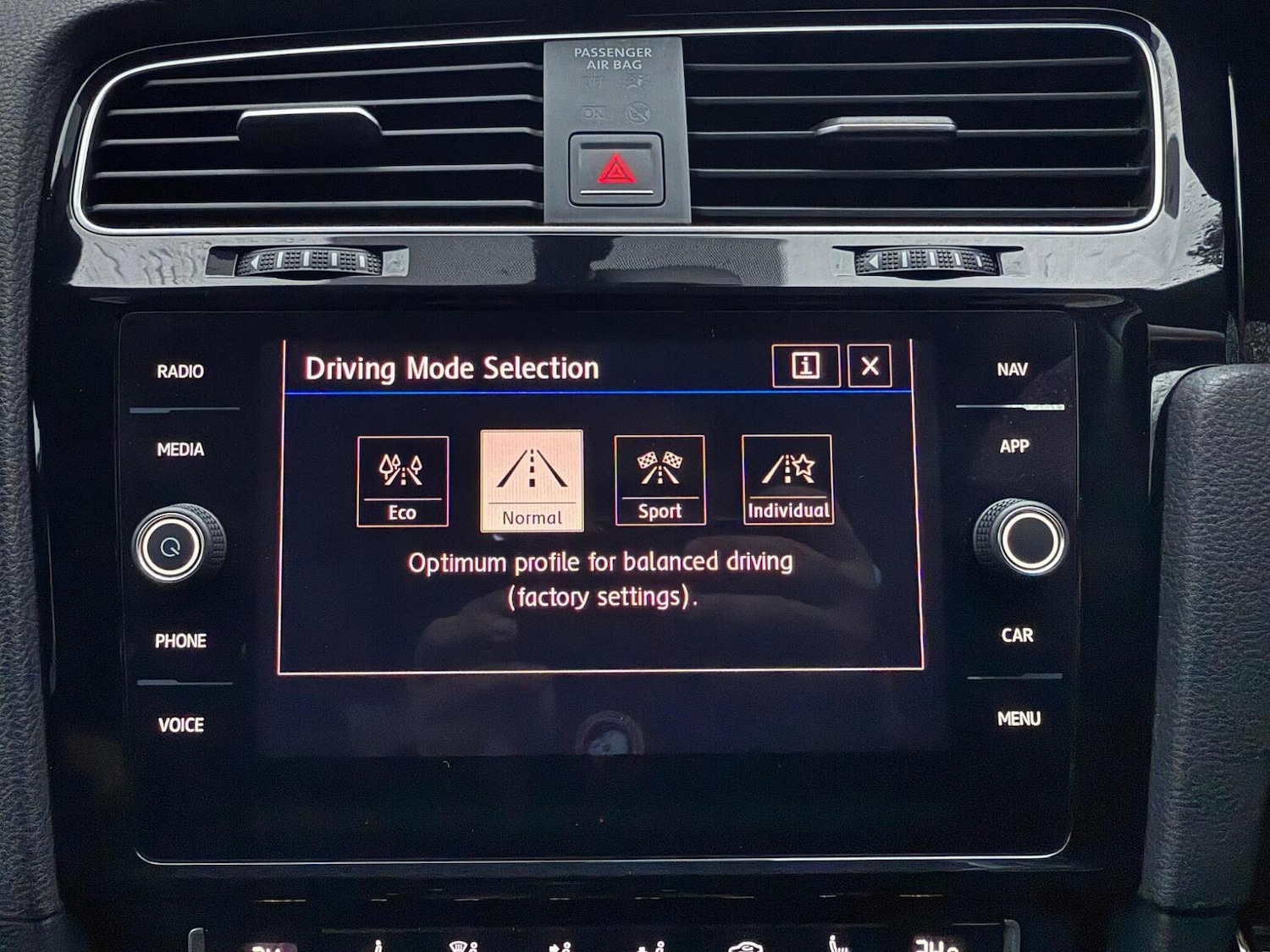 Used Volkswagen Golf 2017 for sale - 77251232: Photo 39