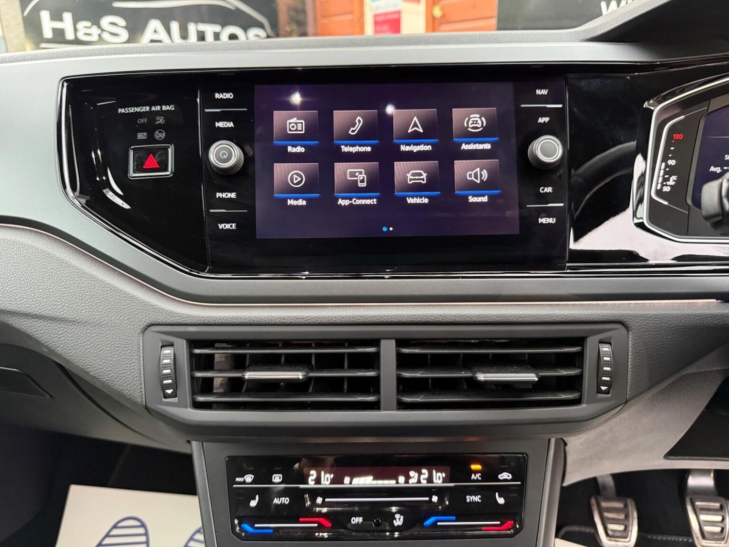 Used Volkswagen Polo 2022 for sale - 76656088: Photo 37