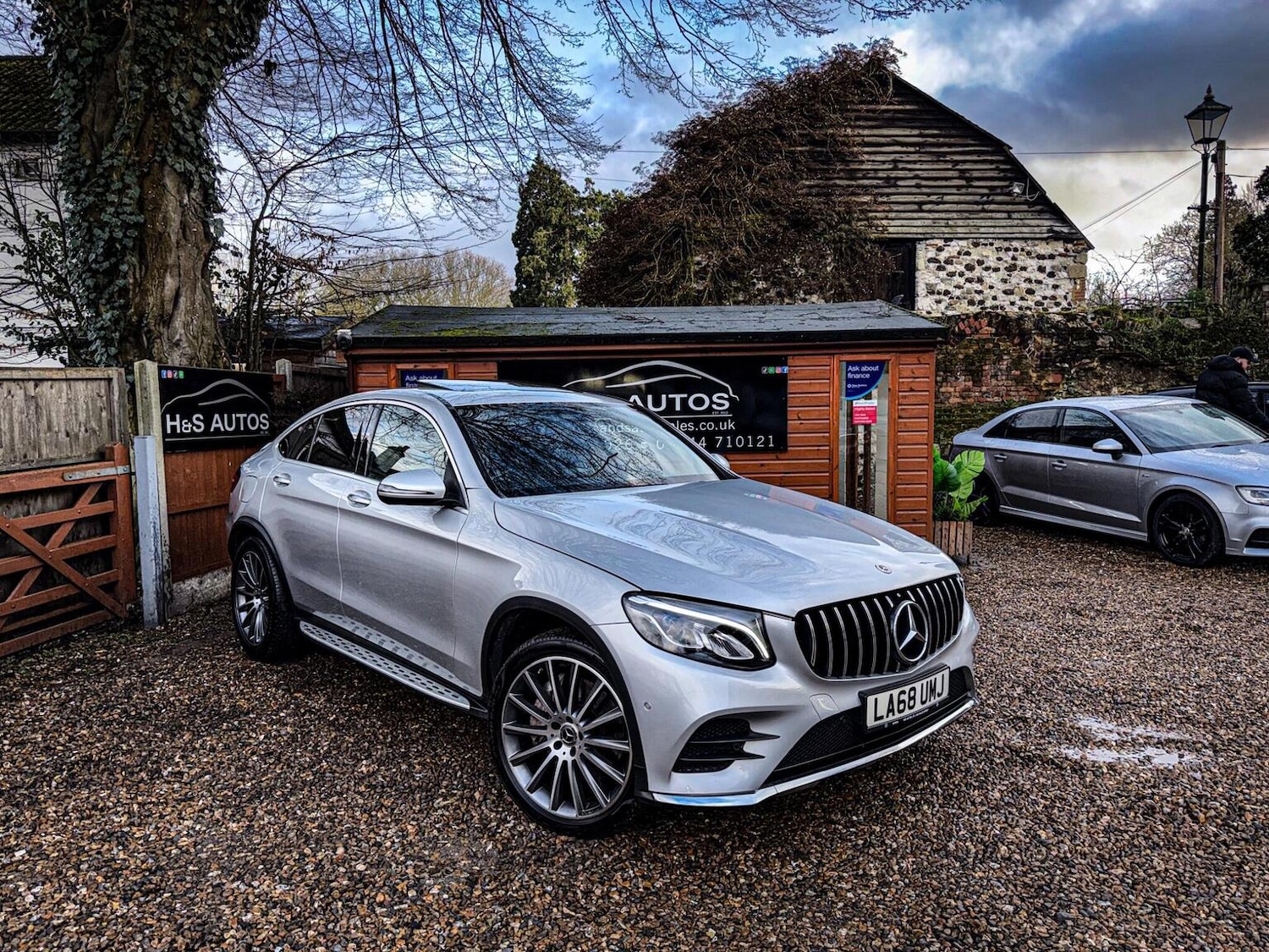 Used Mercedes-Benz GLC 2019 for sale - 77629055: Photo 2