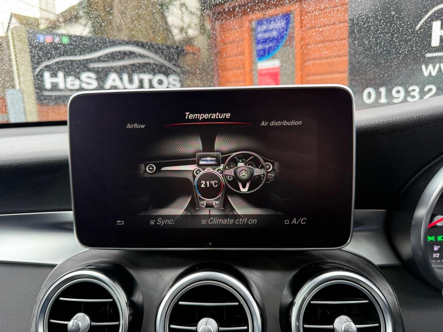 Used Mercedes-Benz GLC 2019 for sale - 77629055: Photo 25