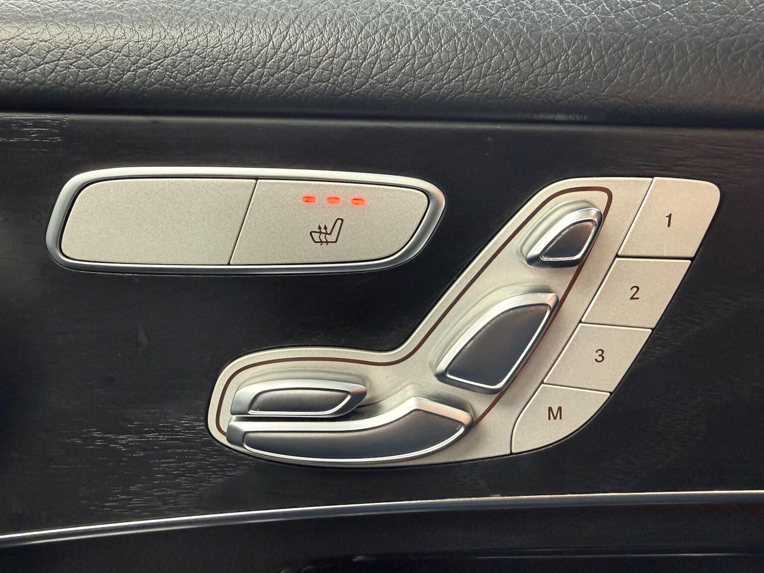 Used Mercedes-Benz GLC 2019 for sale - 77629055: Photo 33