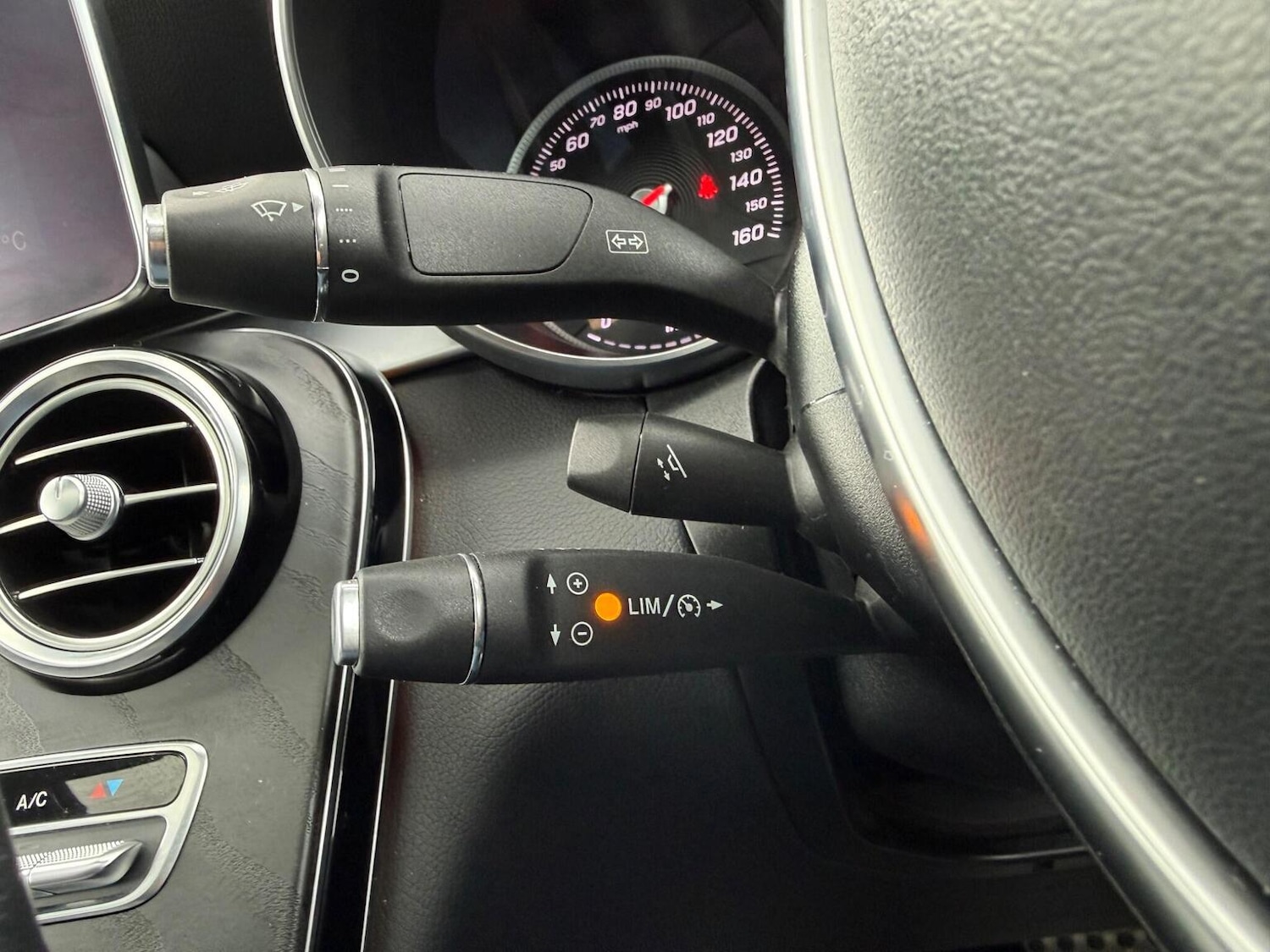 Used Mercedes-Benz GLC 2019 for sale - 77629055: Photo 35