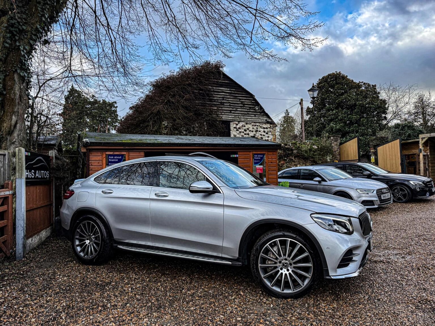 Used Mercedes-Benz GLC 2019 for sale - 77629055: Photo 4