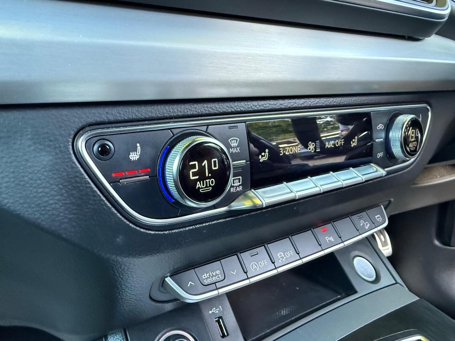 Used Audi Q5 2020 for sale - 76553945: Photo 25