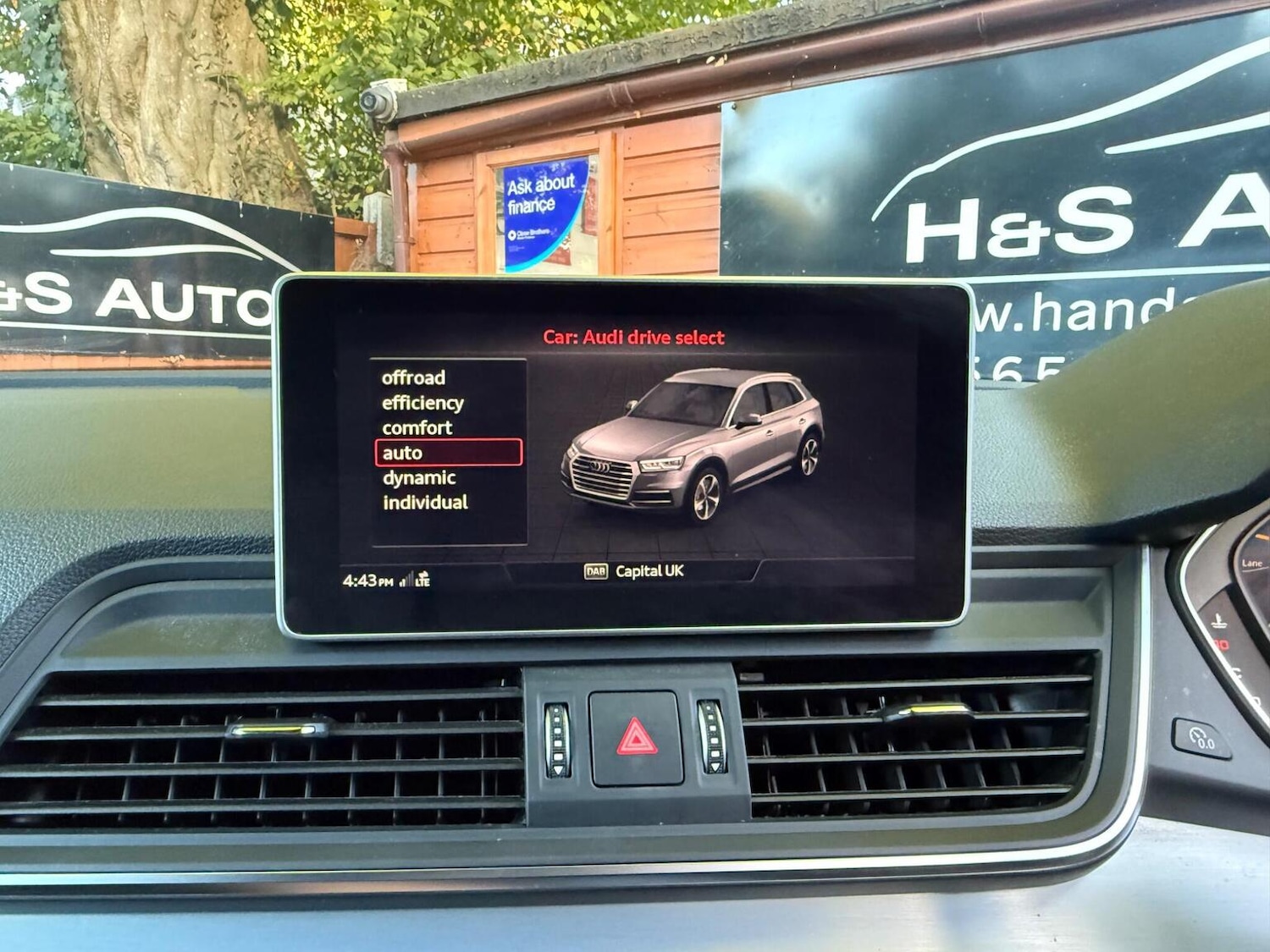 Used Audi Q5 2020 for sale - 76553945: Photo 31