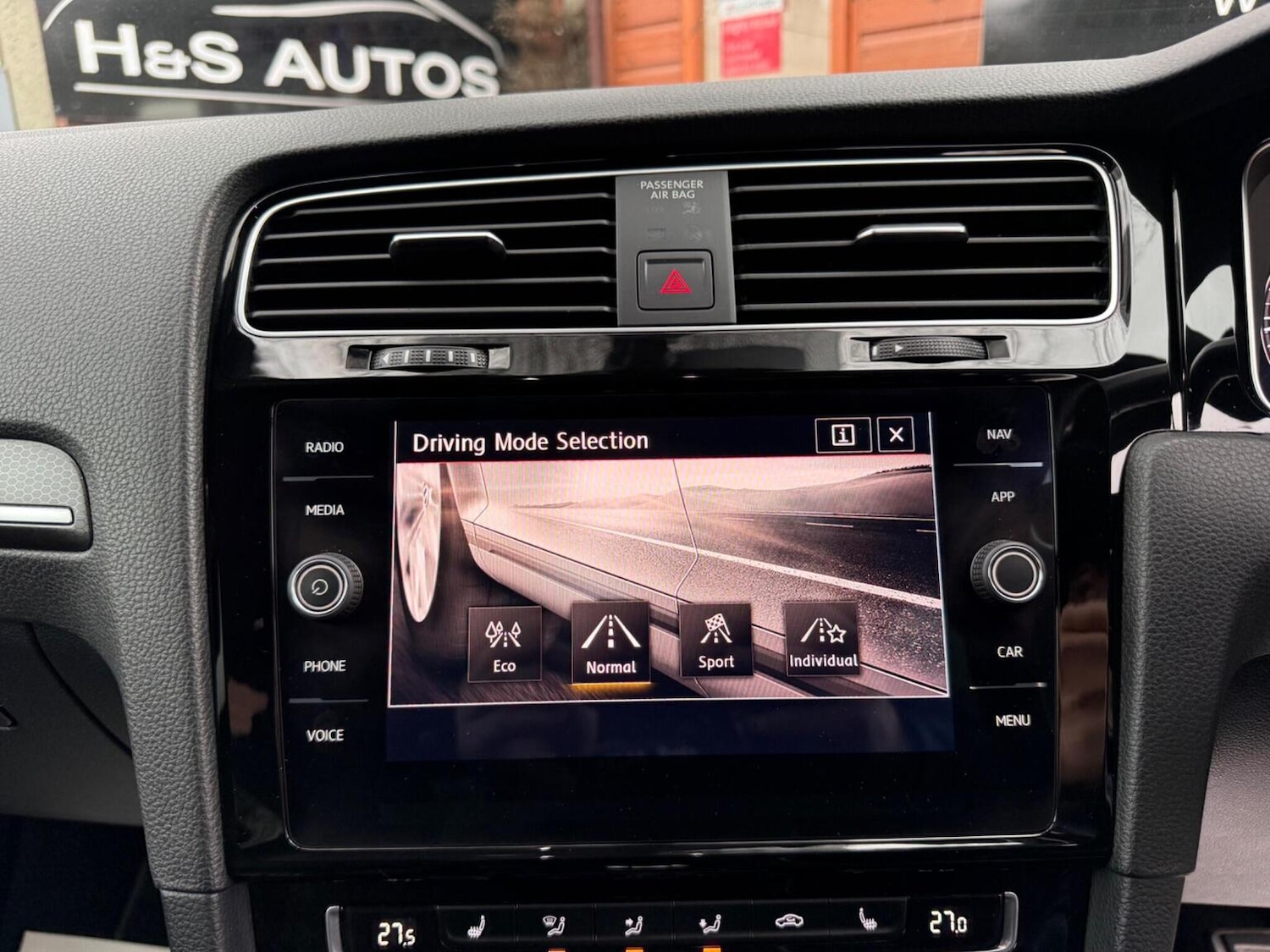 Used Volkswagen Golf 2018 for sale - 77635339: Photo 42