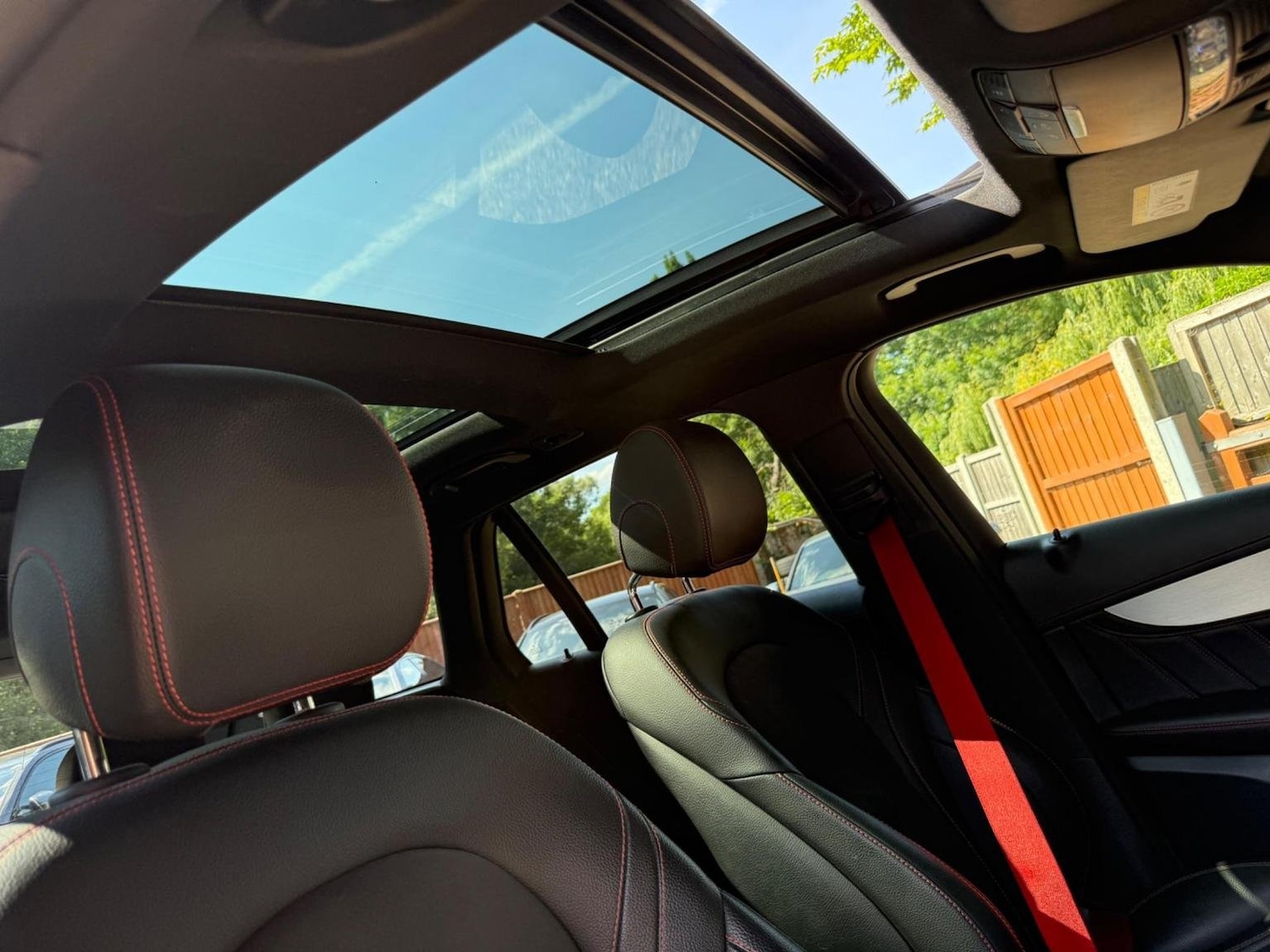 Used Mercedes-Benz GLC 2018 for sale - 76769109: Photo 27