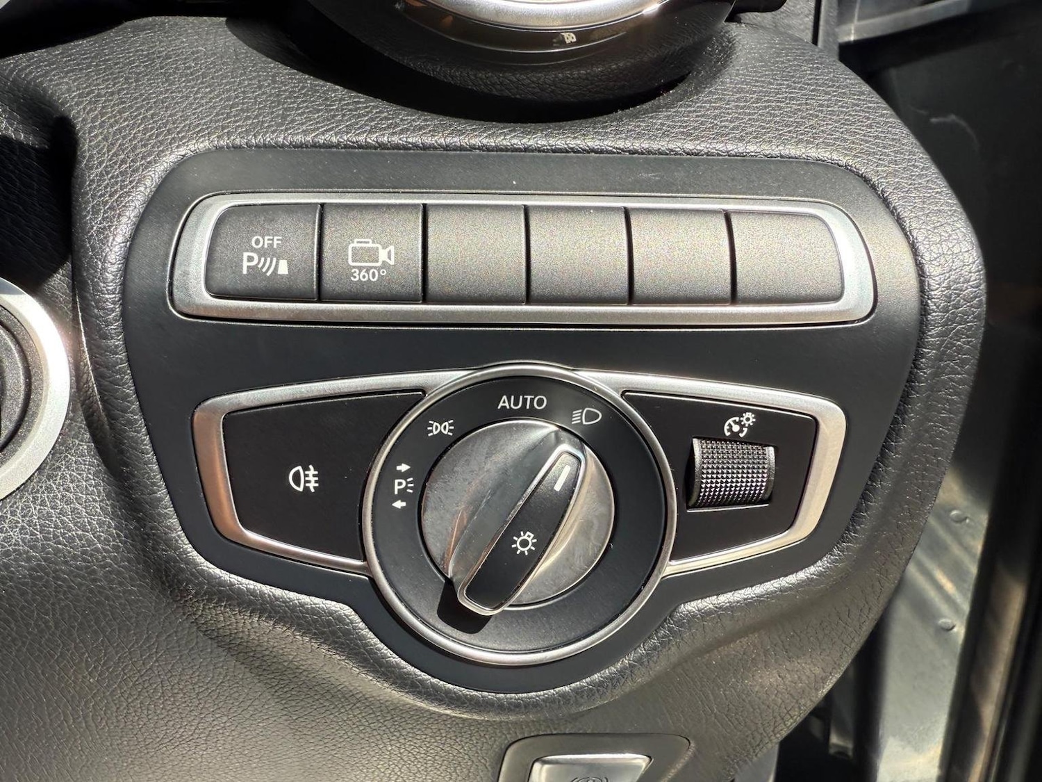 Used Mercedes-Benz GLC 2018 for sale - 76769109: Photo 30