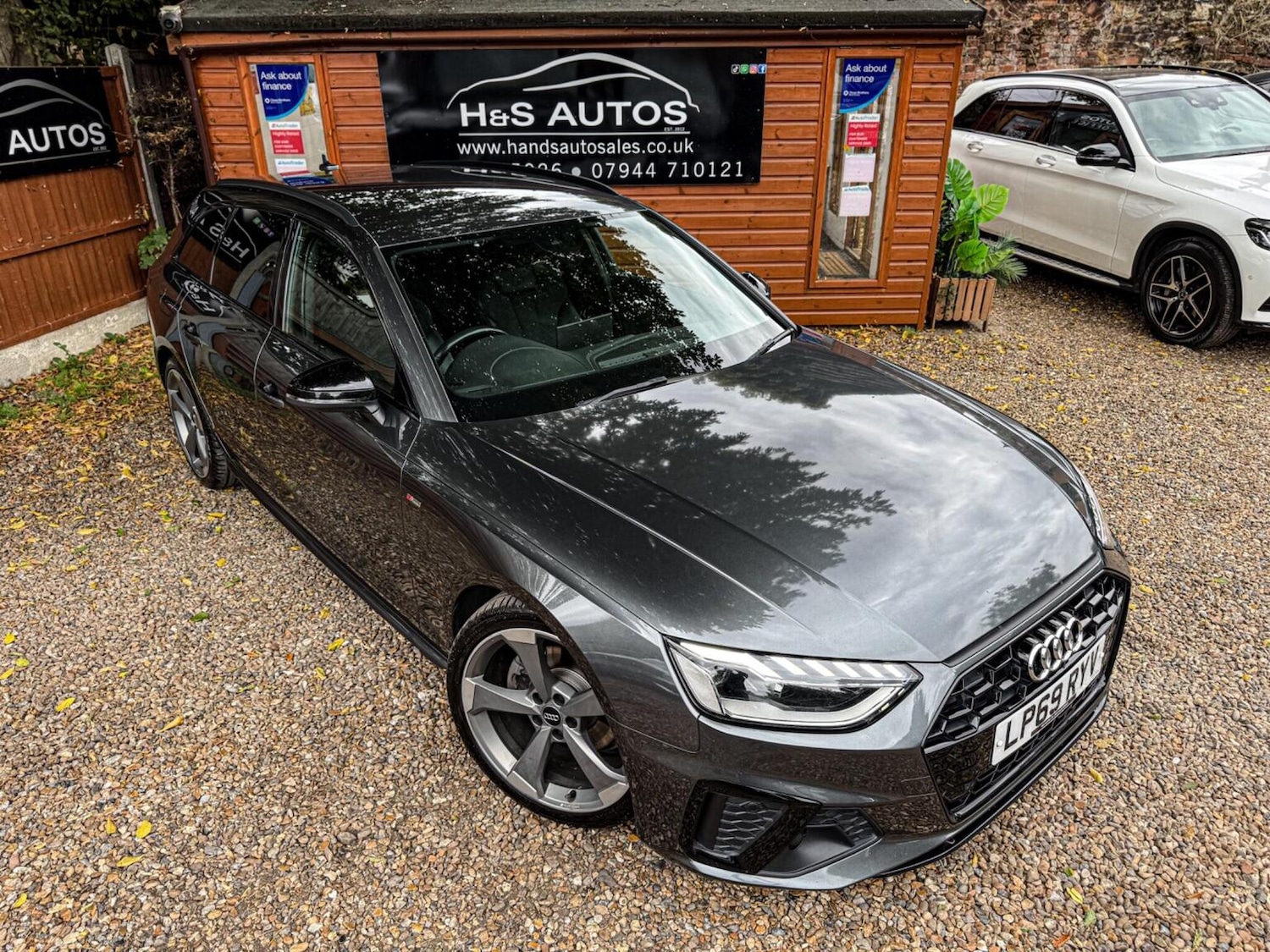 Used Audi A4 2020 for sale - 76924277: Photo 2