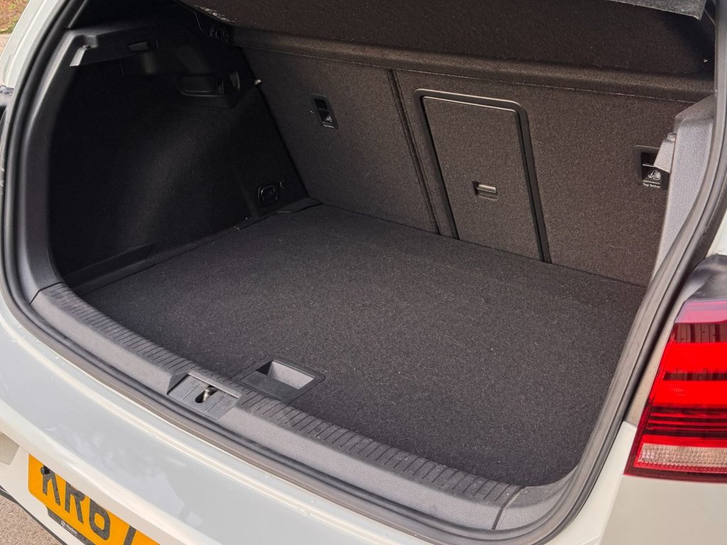 Used Volkswagen Golf 2017 for sale - 76724296: Photo 10