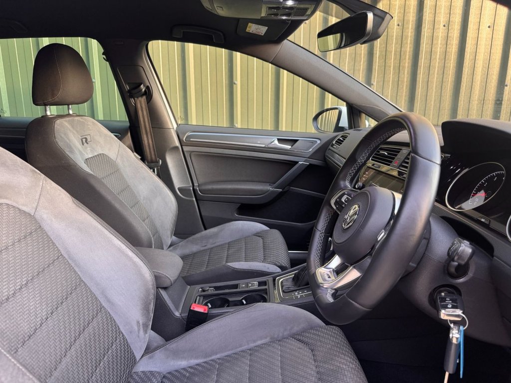 Used Volkswagen Golf 2017 for sale - 76724296: Photo 2