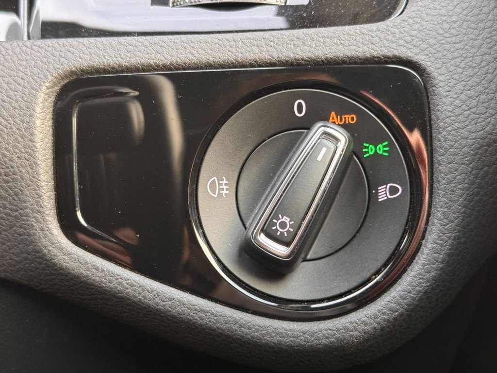 Used Volkswagen Golf 2017 for sale - 76724296: Photo 40