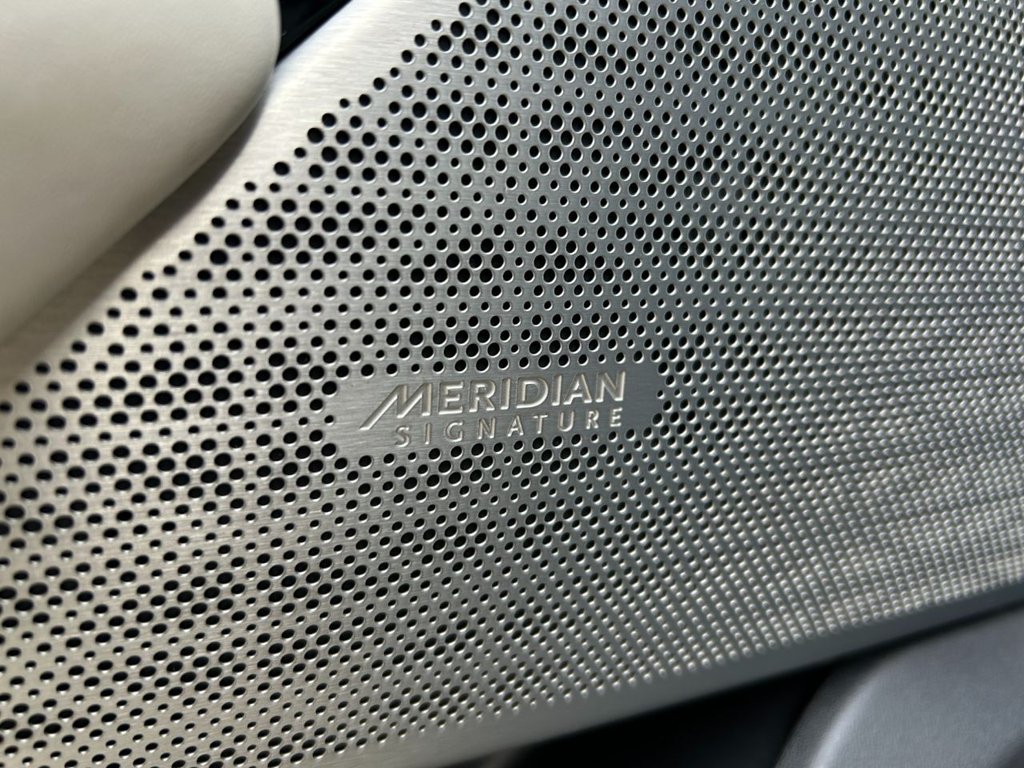 Used Land Rover Range Rover Velar 2017 for sale - 76617158: Photo 17