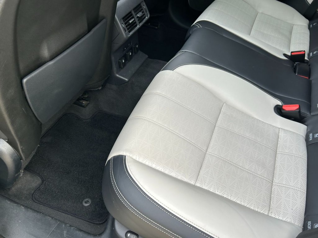 Used Land Rover Range Rover Velar 2017 for sale - 76617158: Photo 24