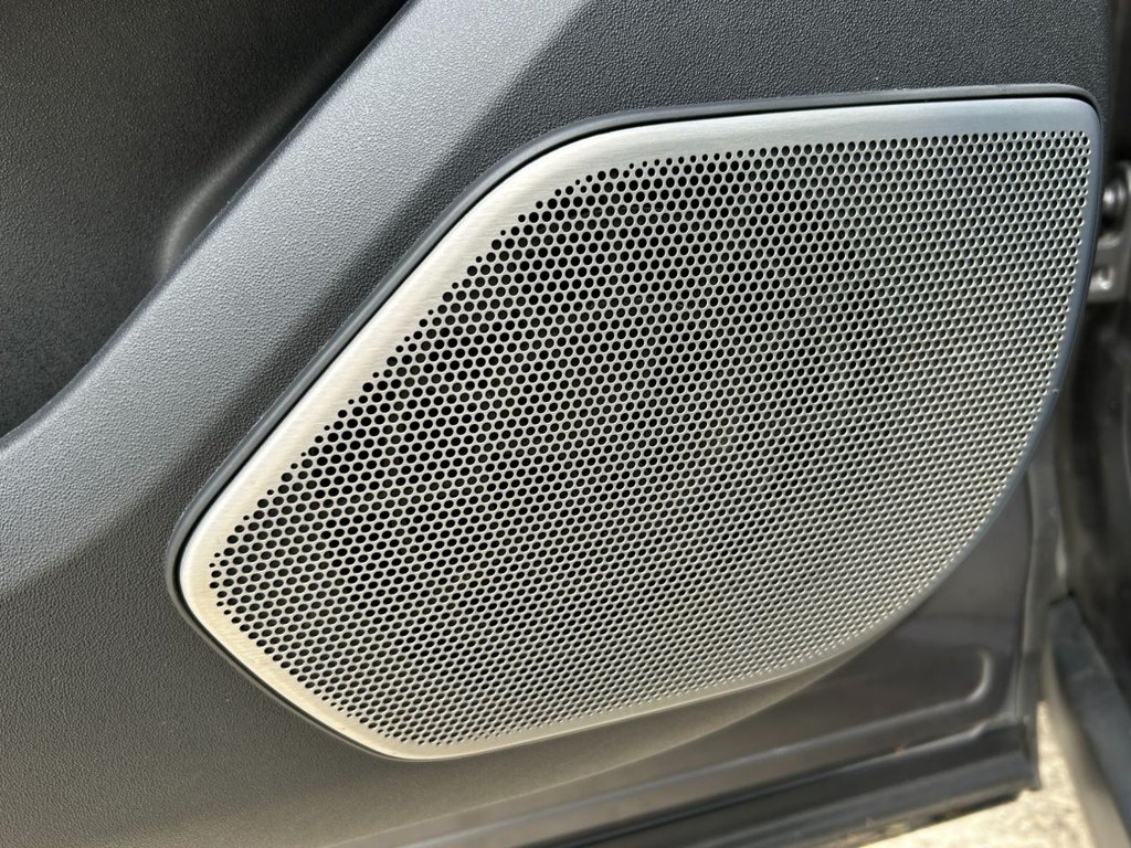 Used Land Rover Range Rover Velar 2017 for sale - 76617158: Photo 34