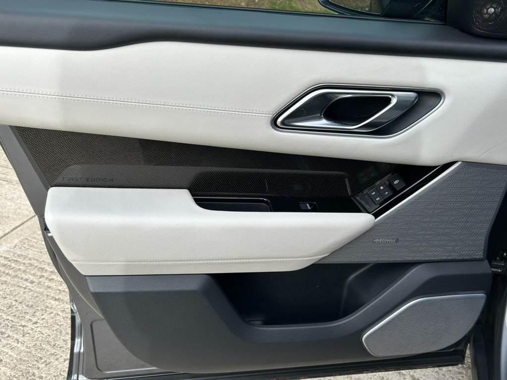 Used Land Rover Range Rover Velar 2017 for sale - 76617158: Photo 36