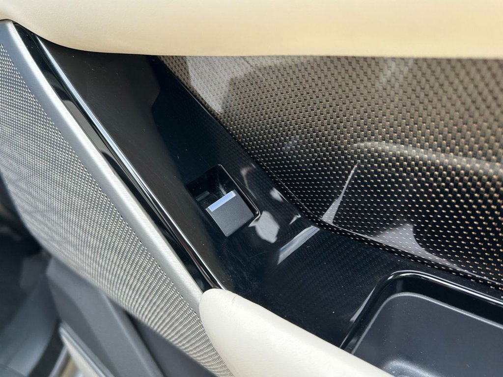 Used Land Rover Range Rover Velar 2017 for sale - 76617158: Photo 44