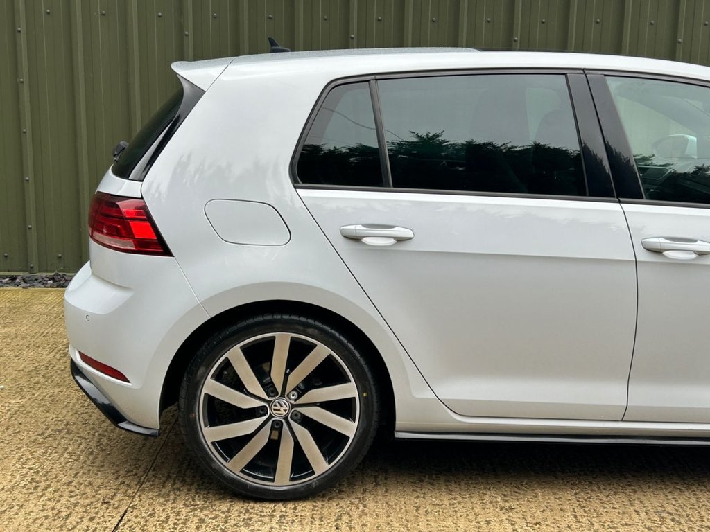 Used Volkswagen Golf 2017 for sale - 77275759: Photo 11