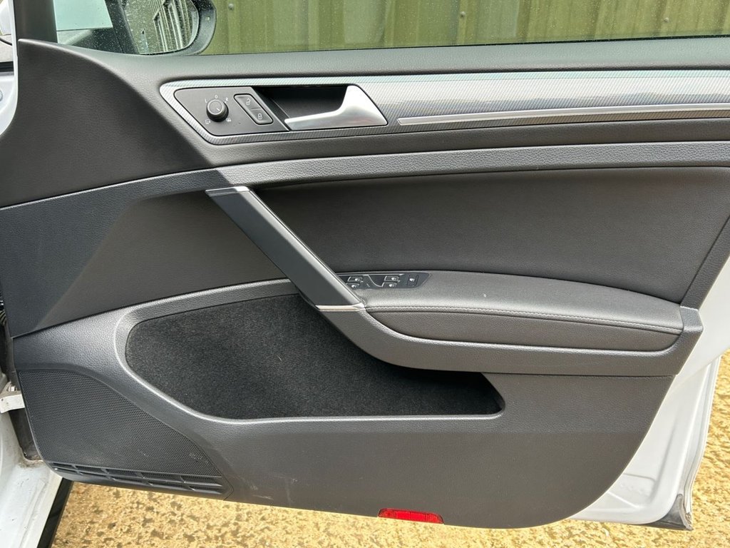 Used Volkswagen Golf 2017 for sale - 77275759: Photo 40