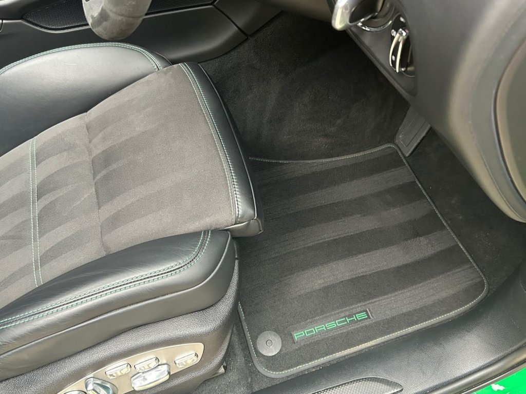 Used Porsche Macan 2023 for sale - 77780230: Photo 11