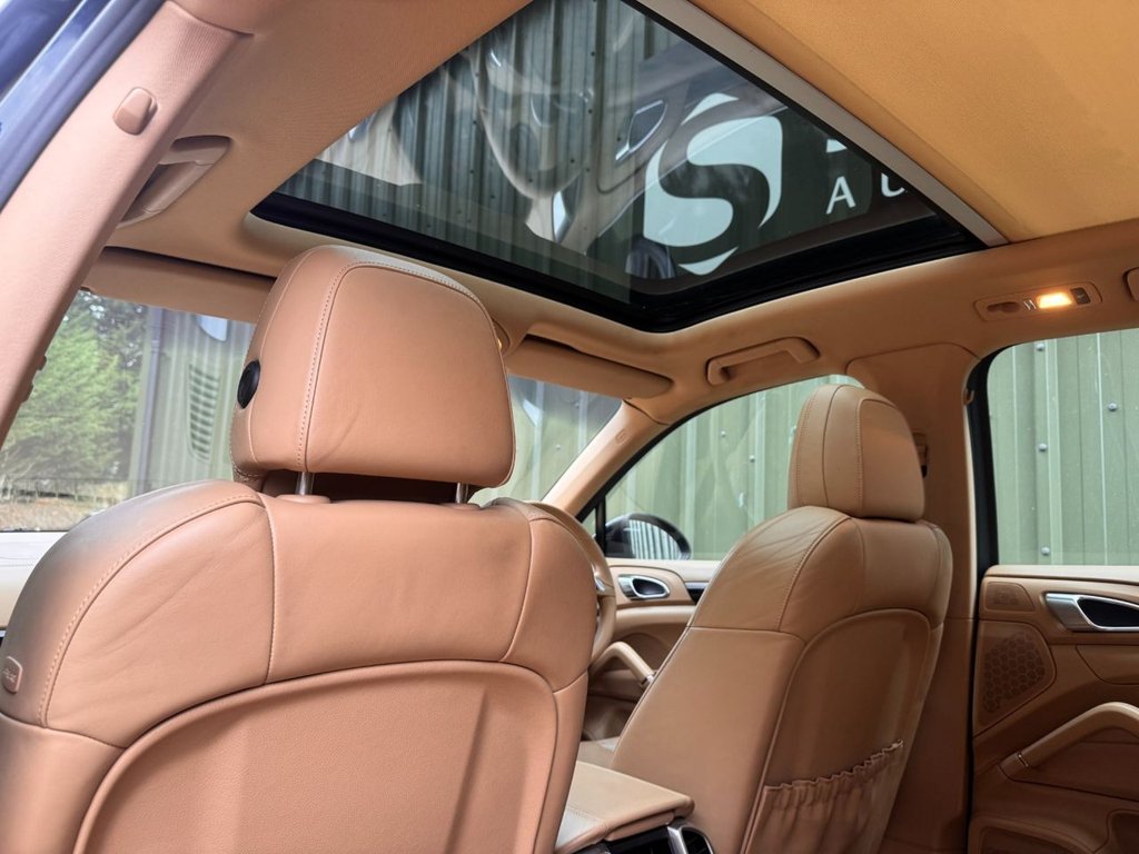 Used Porsche Cayenne 2011 for sale - 76631976: Photo 13