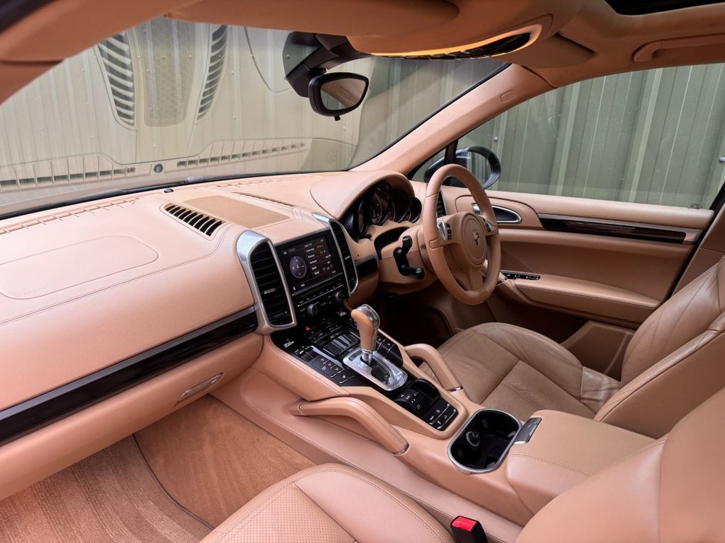 Used Porsche Cayenne 2011 for sale - 76631976: Photo 17