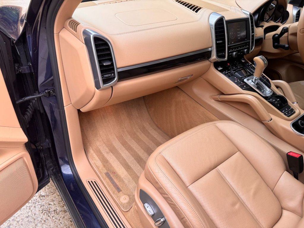 Used Porsche Cayenne 2011 for sale - 76631976: Photo 29