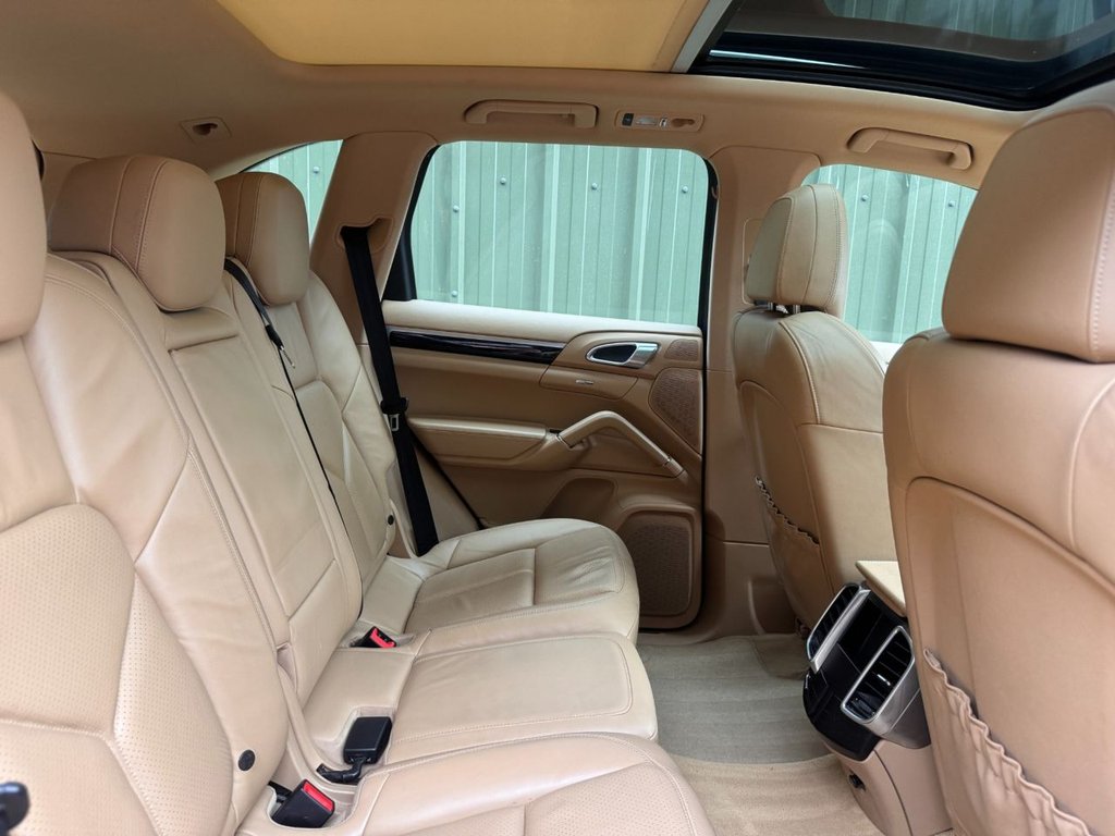 Used Porsche Cayenne 2011 for sale - 76631976: Photo 31