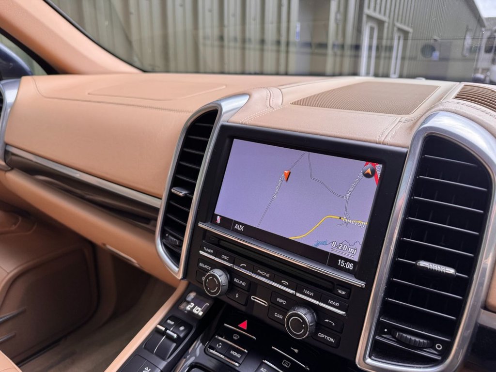 Used Porsche Cayenne 2011 for sale - 76631976: Photo 33