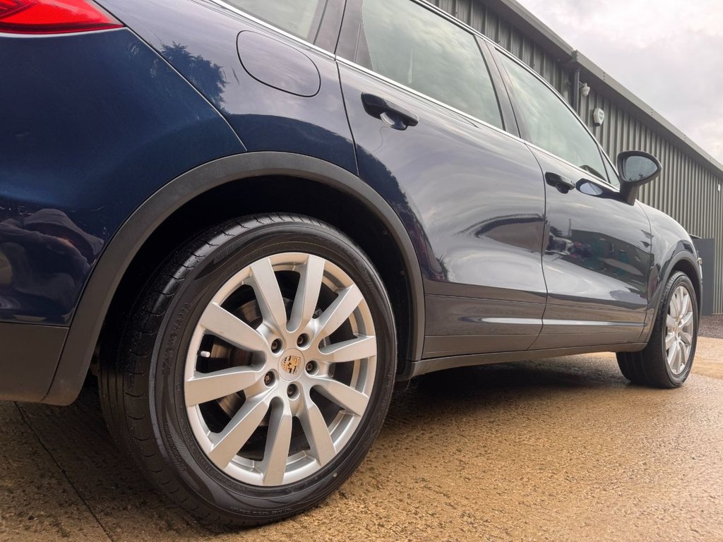 Used Porsche Cayenne 2011 for sale - 76631976: Photo 34