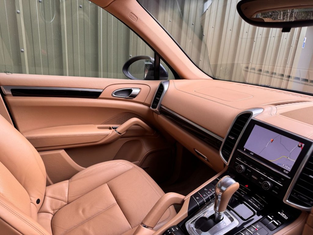 Used Porsche Cayenne 2011 for sale - 76631976: Photo 37