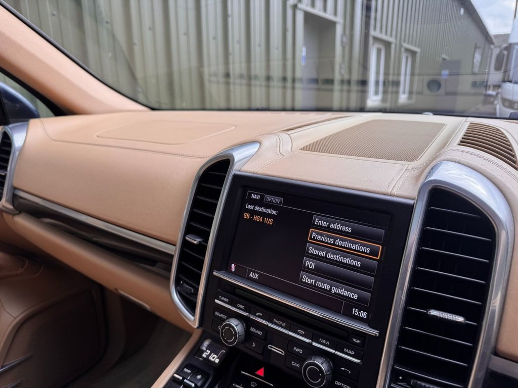 Used Porsche Cayenne 2011 for sale - 76631976: Photo 43