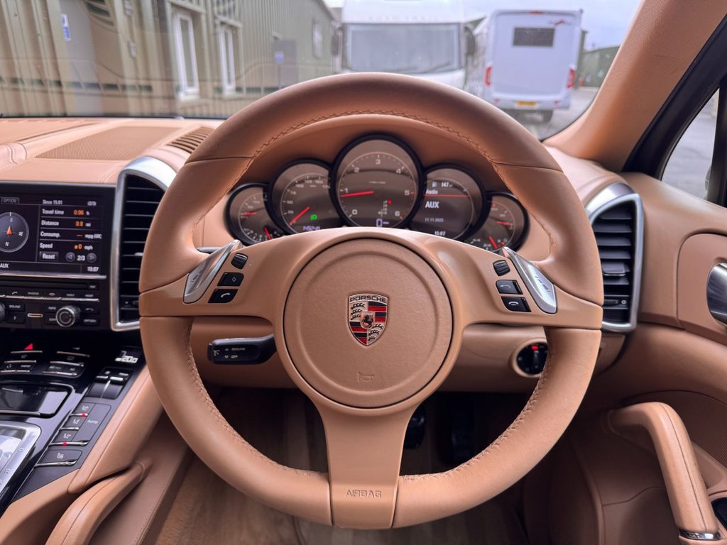 Used Porsche Cayenne 2011 for sale - 76631976: Photo 45