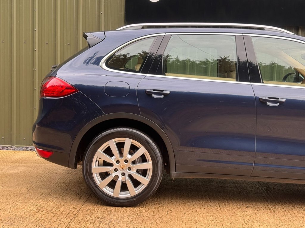 Used Porsche Cayenne 2011 for sale - 76631976: Photo 46