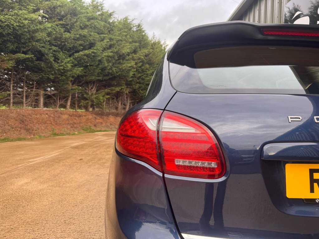 Used Porsche Cayenne 2011 for sale - 76631976: Photo 48