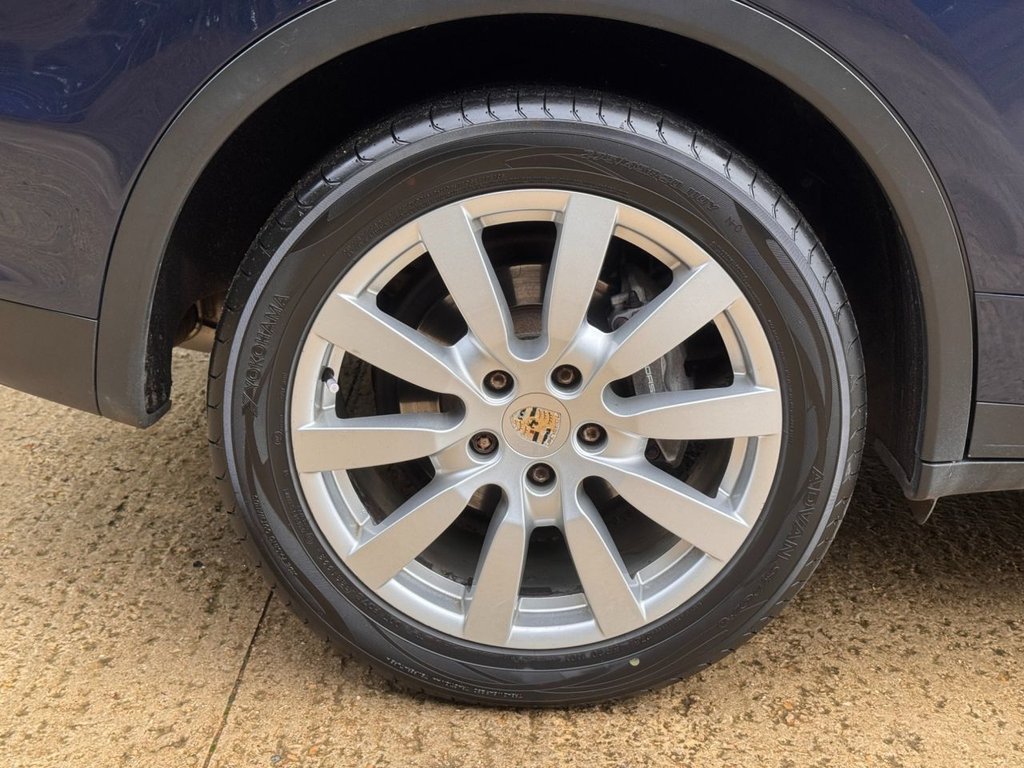 Used Porsche Cayenne 2011 for sale - 76631976: Photo 50