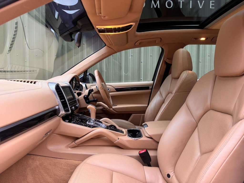 Used Porsche Cayenne 2011 for sale - 76631976: Photo 8