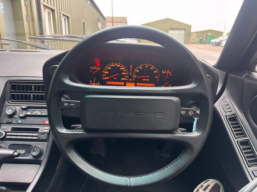 Used Porsche 928 1989 for sale - 76322986: Photo 10