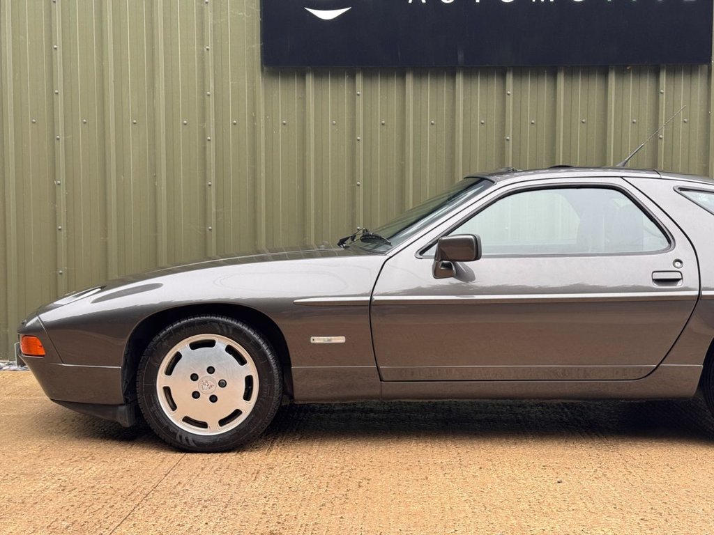 Used Porsche 928 1989 for sale - 76322986: Photo 19