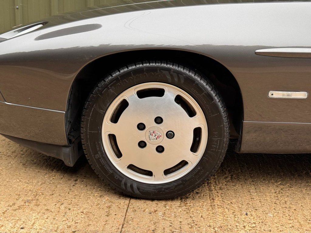 Used Porsche 928 1989 for sale - 76322986: Photo 27