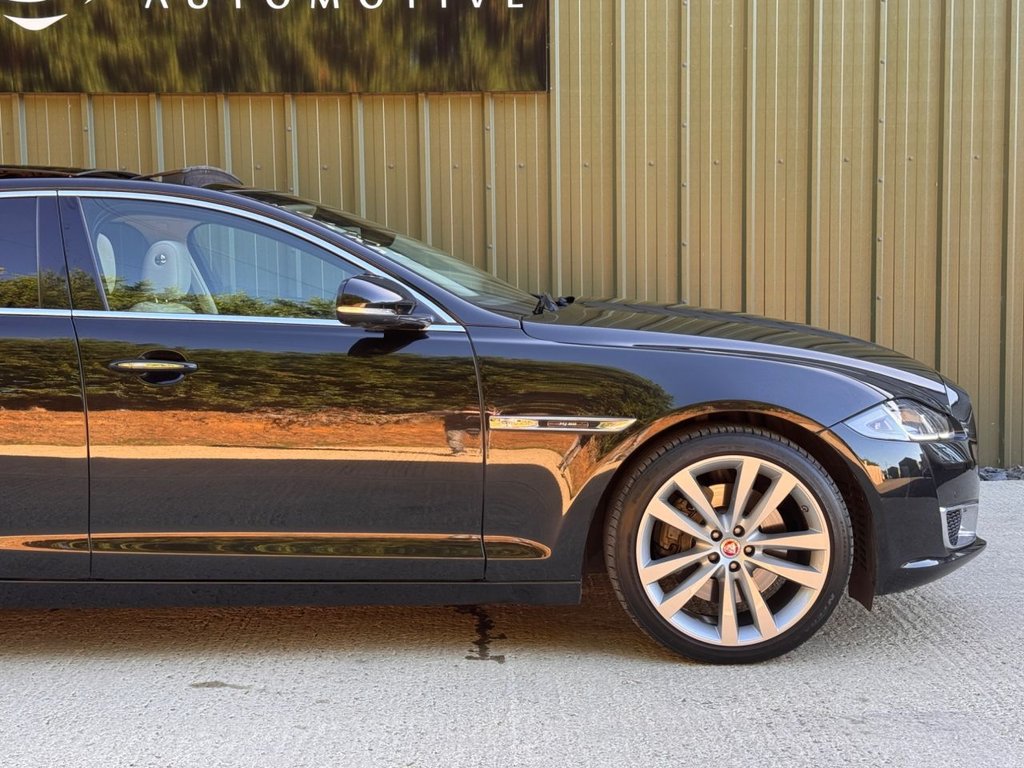 Used Jaguar XJ 2019 for sale - 76185322: Photo 12