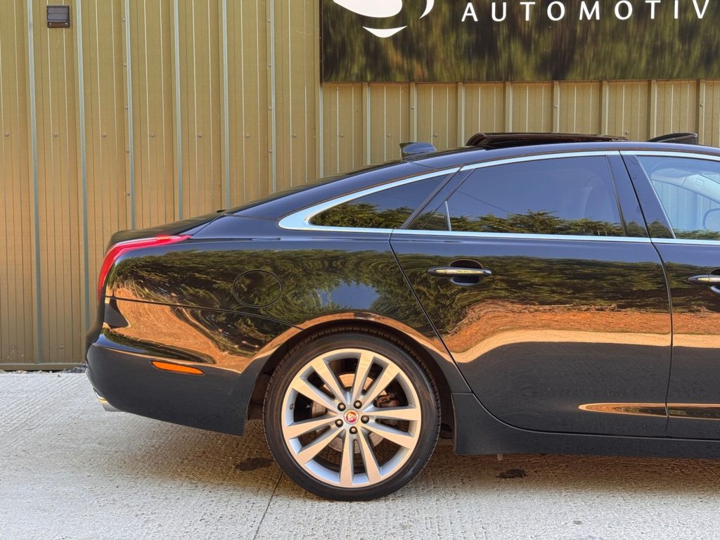 Used Jaguar XJ 2019 for sale - 76185322: Photo 13