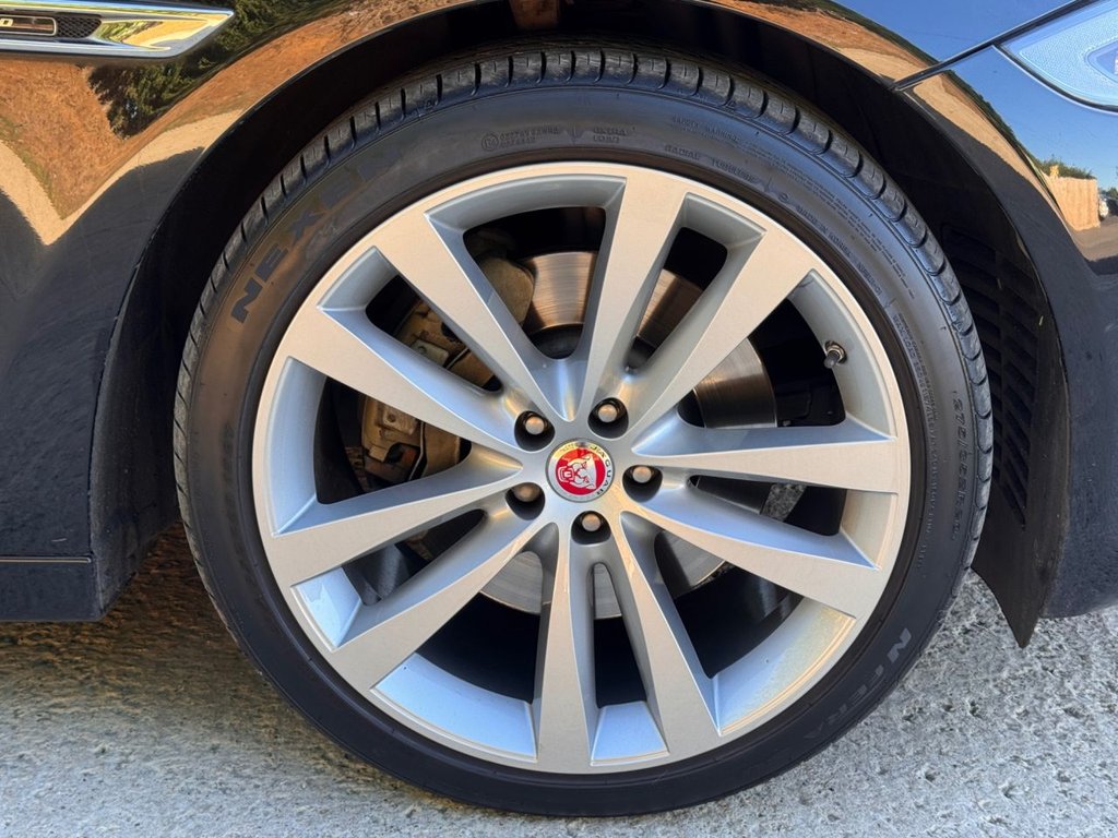 Used Jaguar XJ 2019 for sale - 76185322: Photo 14