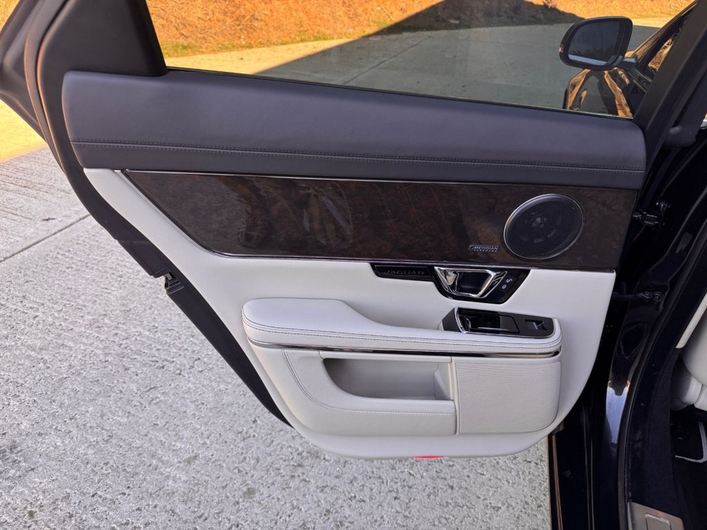 Used Jaguar XJ 2019 for sale - 76185322: Photo 21