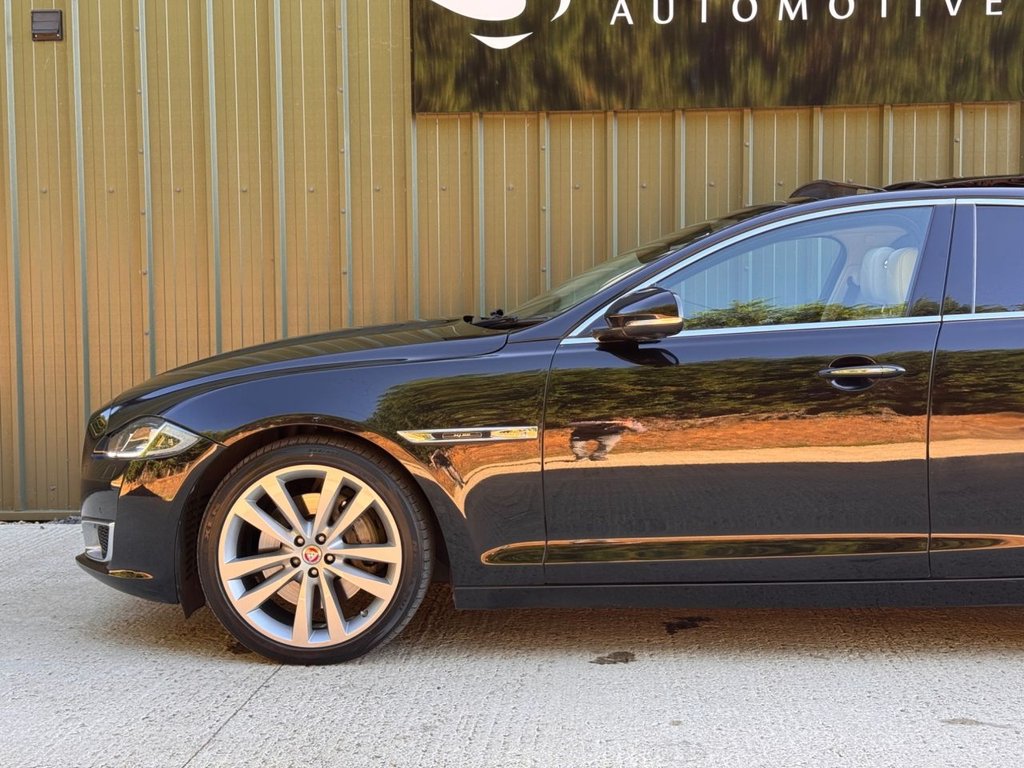 Used Jaguar XJ 2019 for sale - 76185322: Photo 34