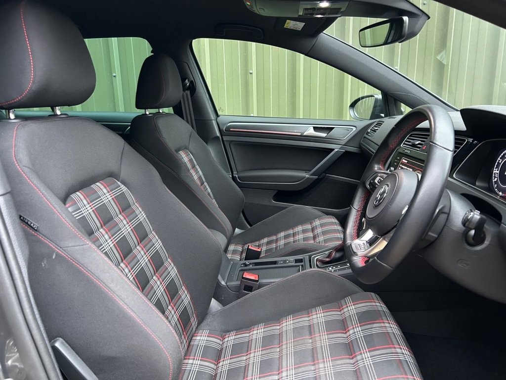 Used Volkswagen Golf 2020 for sale - 77301860: Photo 2