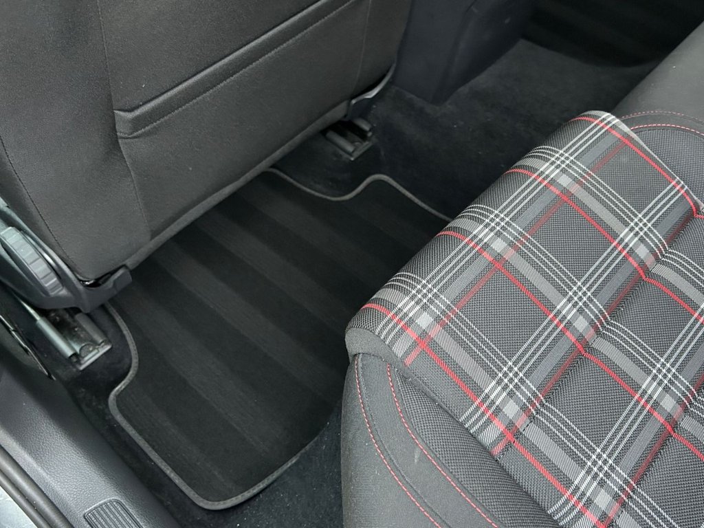 Used Volkswagen Golf 2020 for sale - 77301860: Photo 39