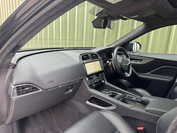 Used Jaguar F-Pace 2020 for sale - 75411537: Photo