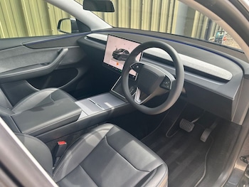 Used Tesla Model Y 2025 for sale - 79551166: Photo