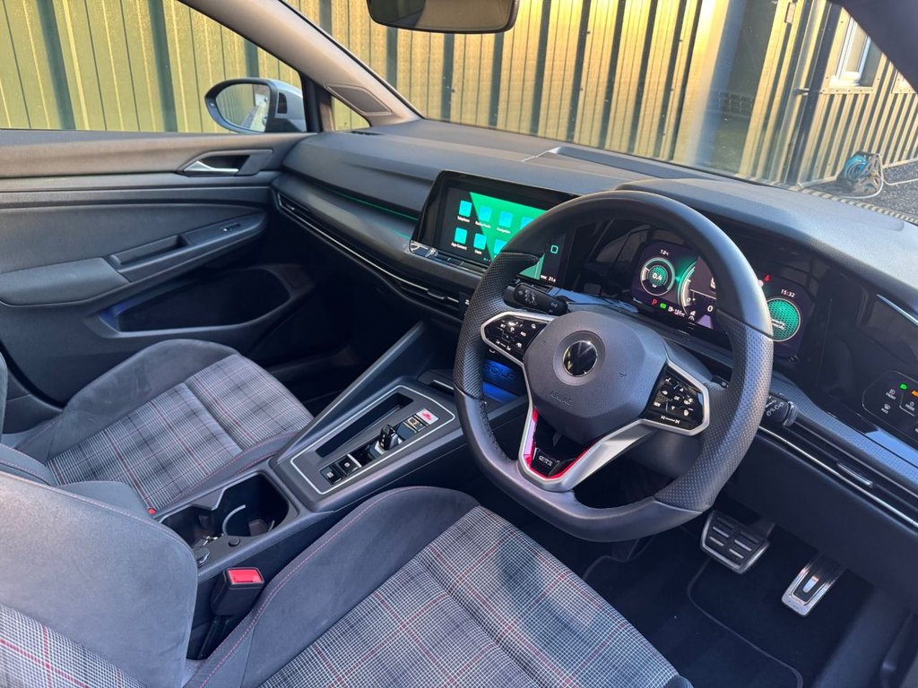 Used Volkswagen Golf 2020 for sale - 77263397: Photo 2